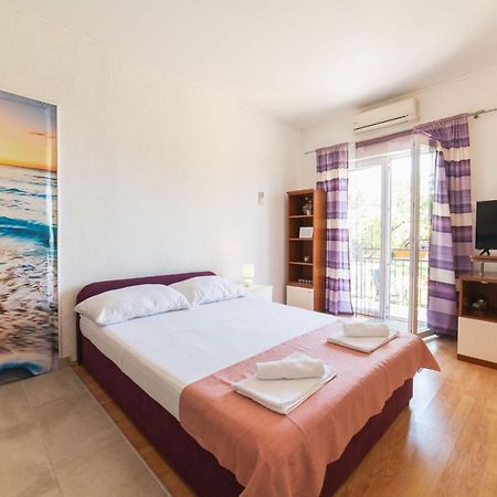 Apartment Livaja Kaštel Novi Dış mekan fotoğraf