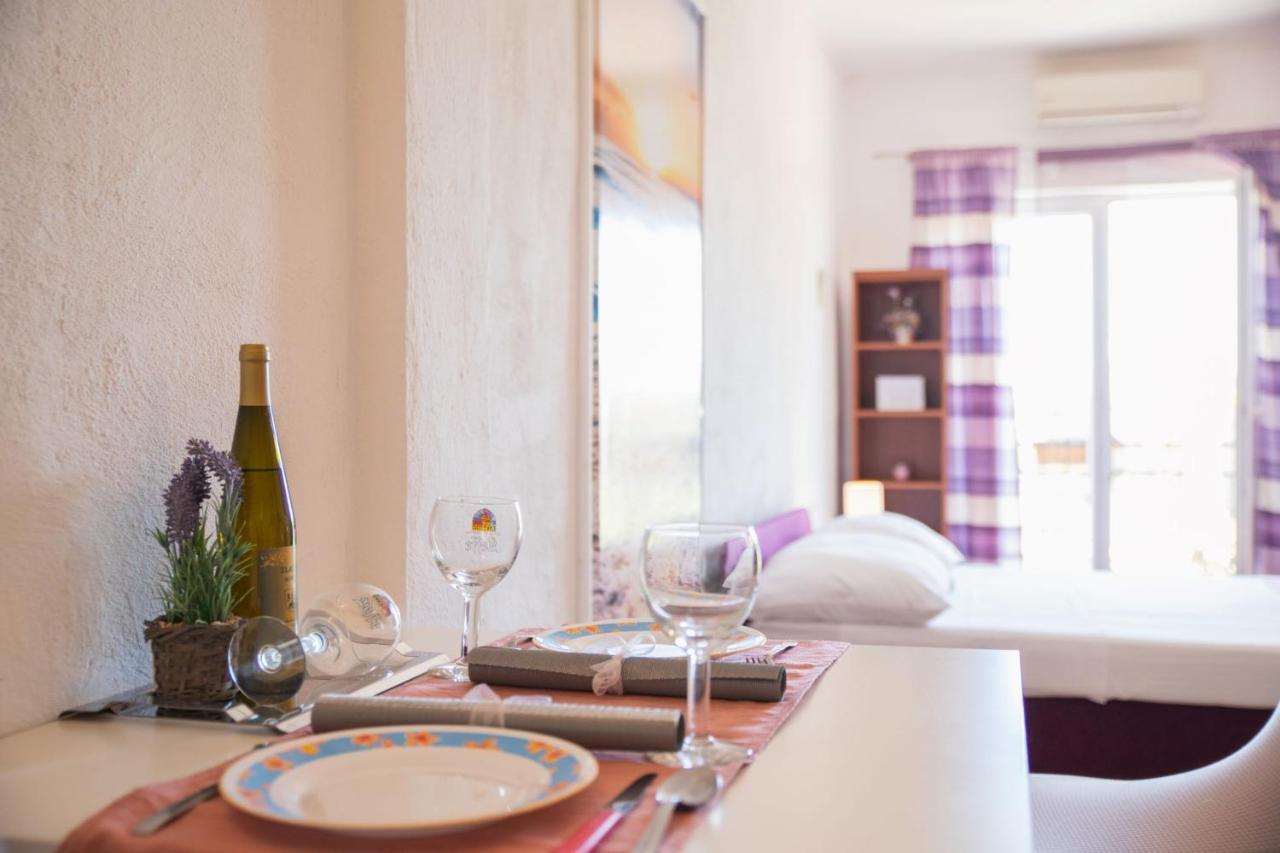Apartment Livaja Kaštel Novi Dış mekan fotoğraf