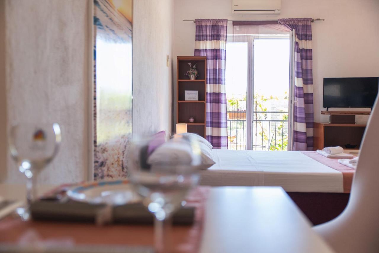 Apartment Livaja Kaštel Novi Dış mekan fotoğraf