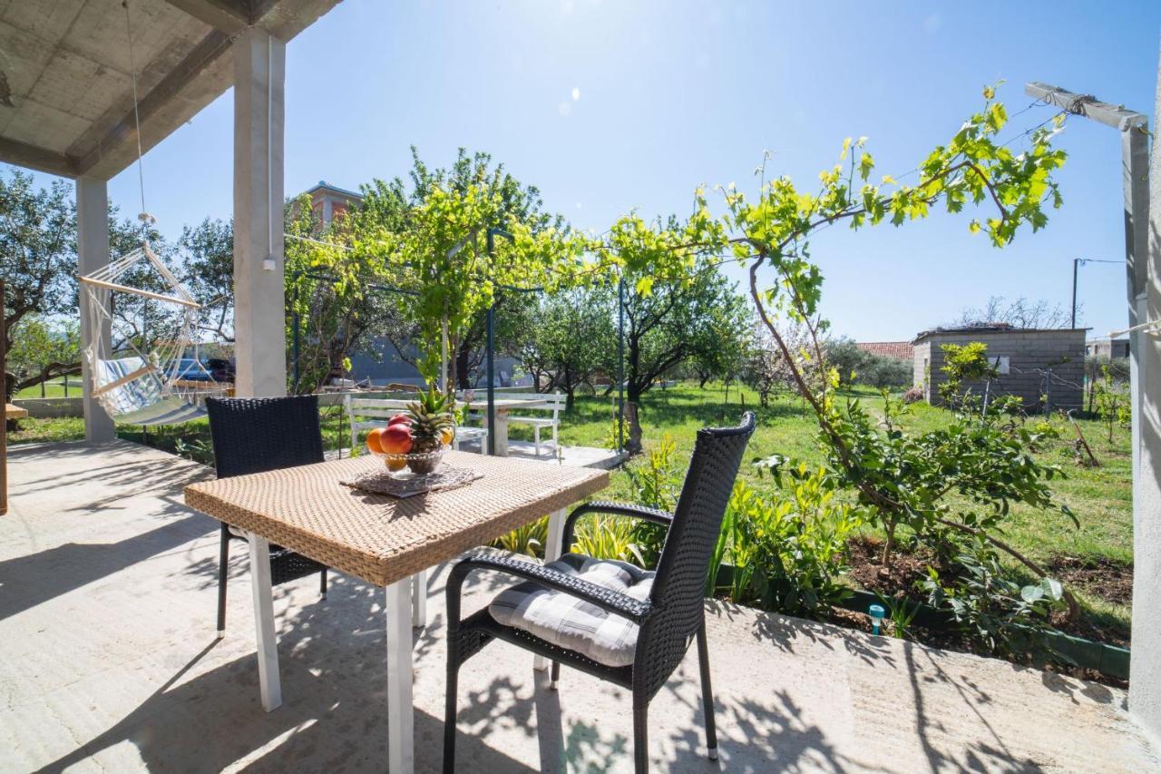 Apartment Livaja Kaštel Novi Dış mekan fotoğraf