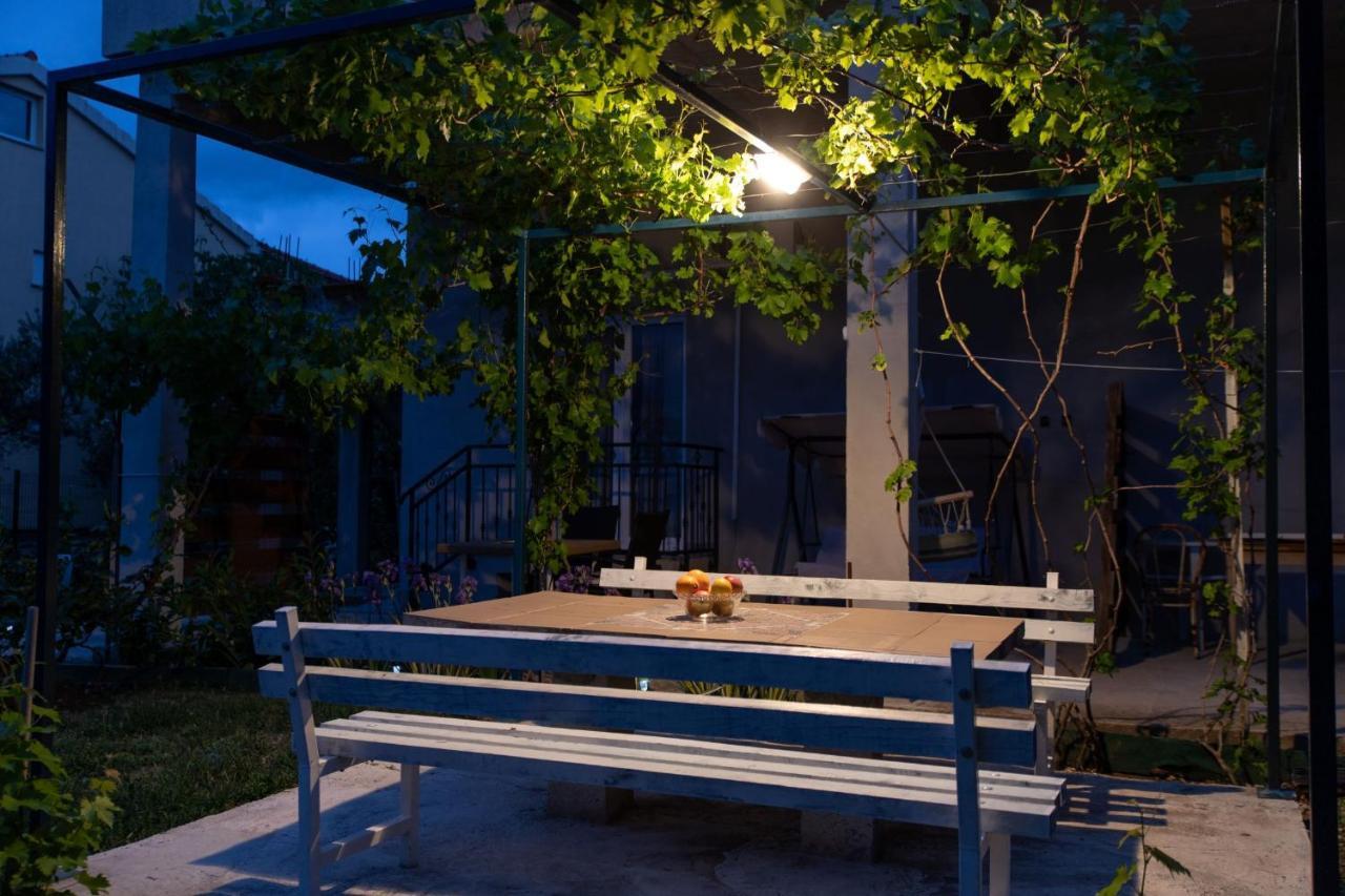 Apartment Livaja Kaštel Novi Dış mekan fotoğraf