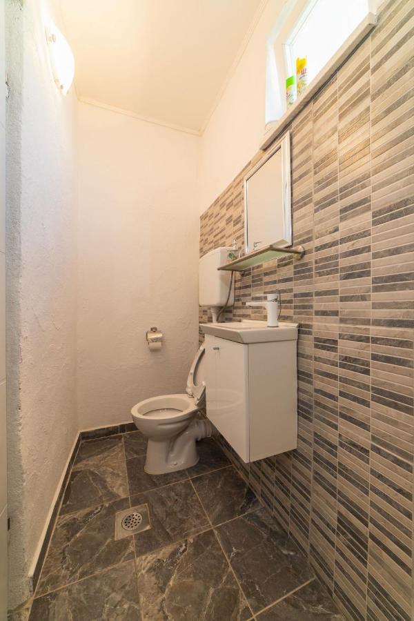 Apartment Livaja Kaštel Novi Dış mekan fotoğraf